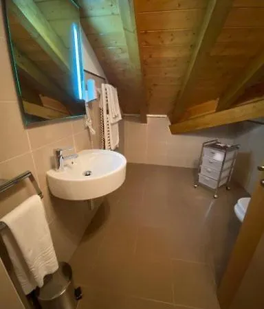 洛斯莫里诺斯公寓 *