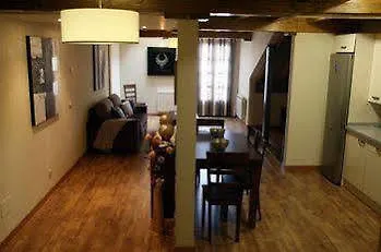 洛斯莫里诺斯公寓 *